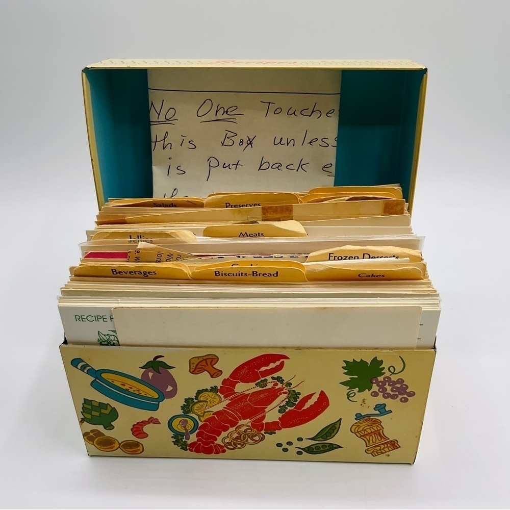 VTG Metal Tin Recipe Box Stuffed Hand Written Recipe Index Cards Clippings Ohio